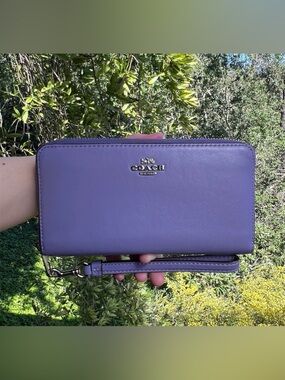 COACH Long Zip-Around Wallet Purple Smooth Leather w Silver Hardware AUTHENTIC